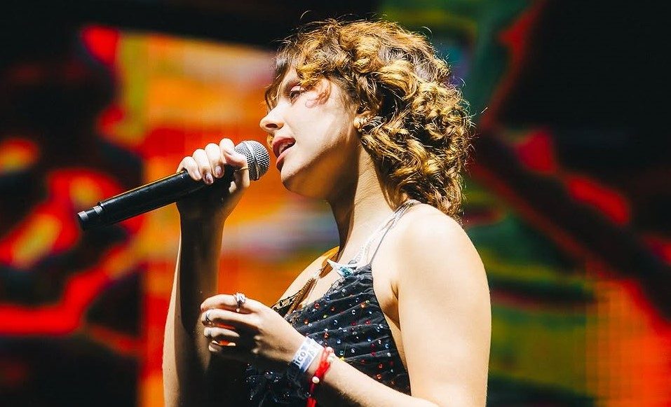 Flor Gil lança seu primeiro disco solo | Célula POP