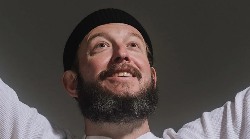 Bon Iver abraça a felicidade em novo álbum