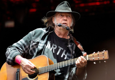 O imparável Neil Young volta com força