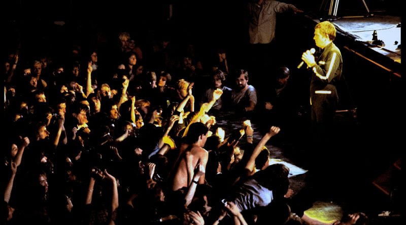 Peter Gabriel lança registros históricos ao vivo