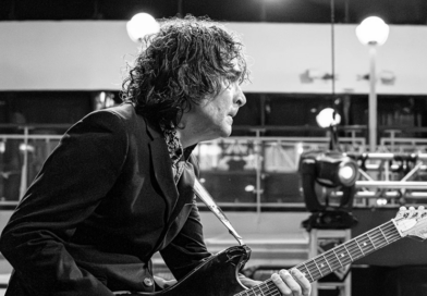 Jon Spencer segue zelando pela sujeira necessária