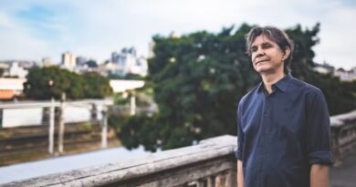Lô Borges segue na estrada em disco póstumo