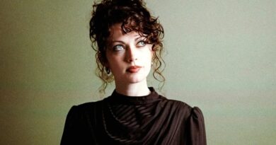 Violet Grohl, muito além da filhinha do papai
